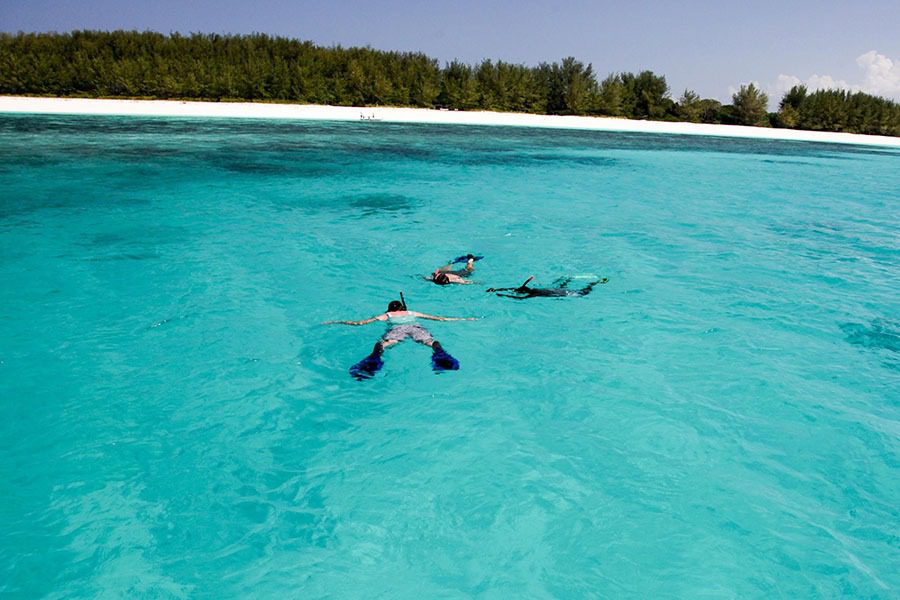 matemwe-lodge-9-snorkelling-the-crystal-clear-waters